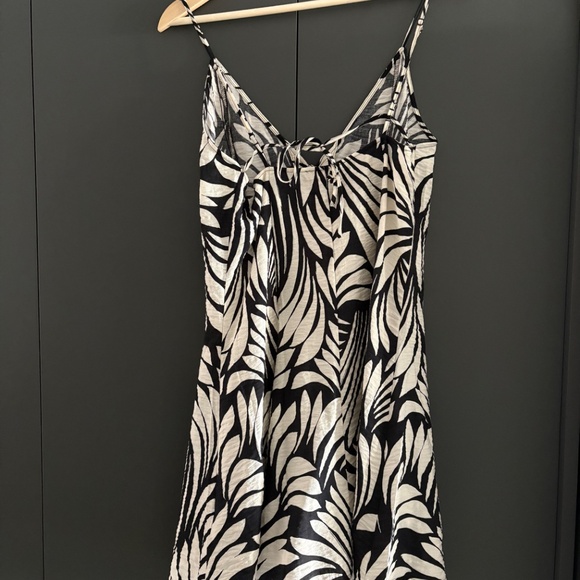 A-Line pattern dress new with tags - Picture 4 of 7